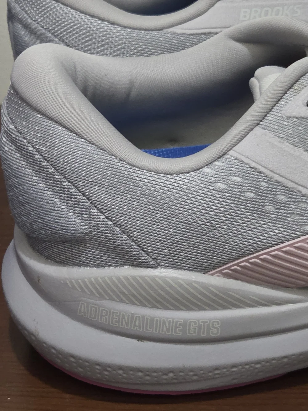 Brooks Women's Running Shoes - Light Gray with Pink Accents